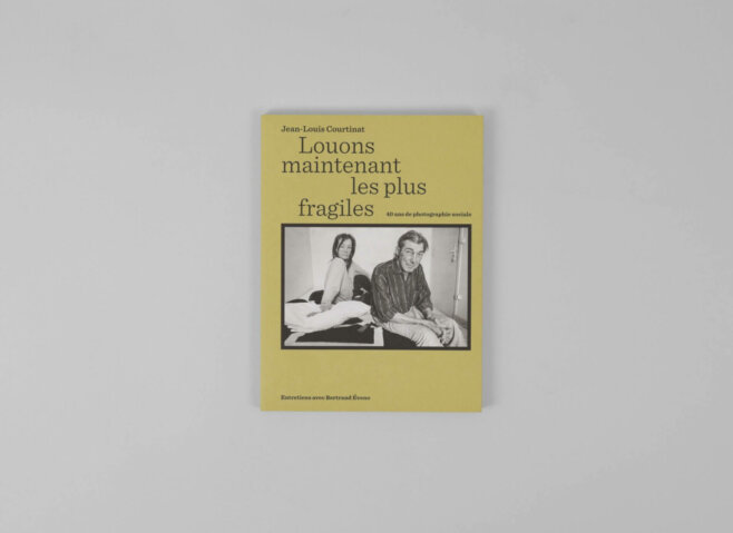 louons-maintenant-les-plus-fragiles-40-ans-photographie-sociale-courtinat-eveno-delpire-compagnie-livre-rouge-cover